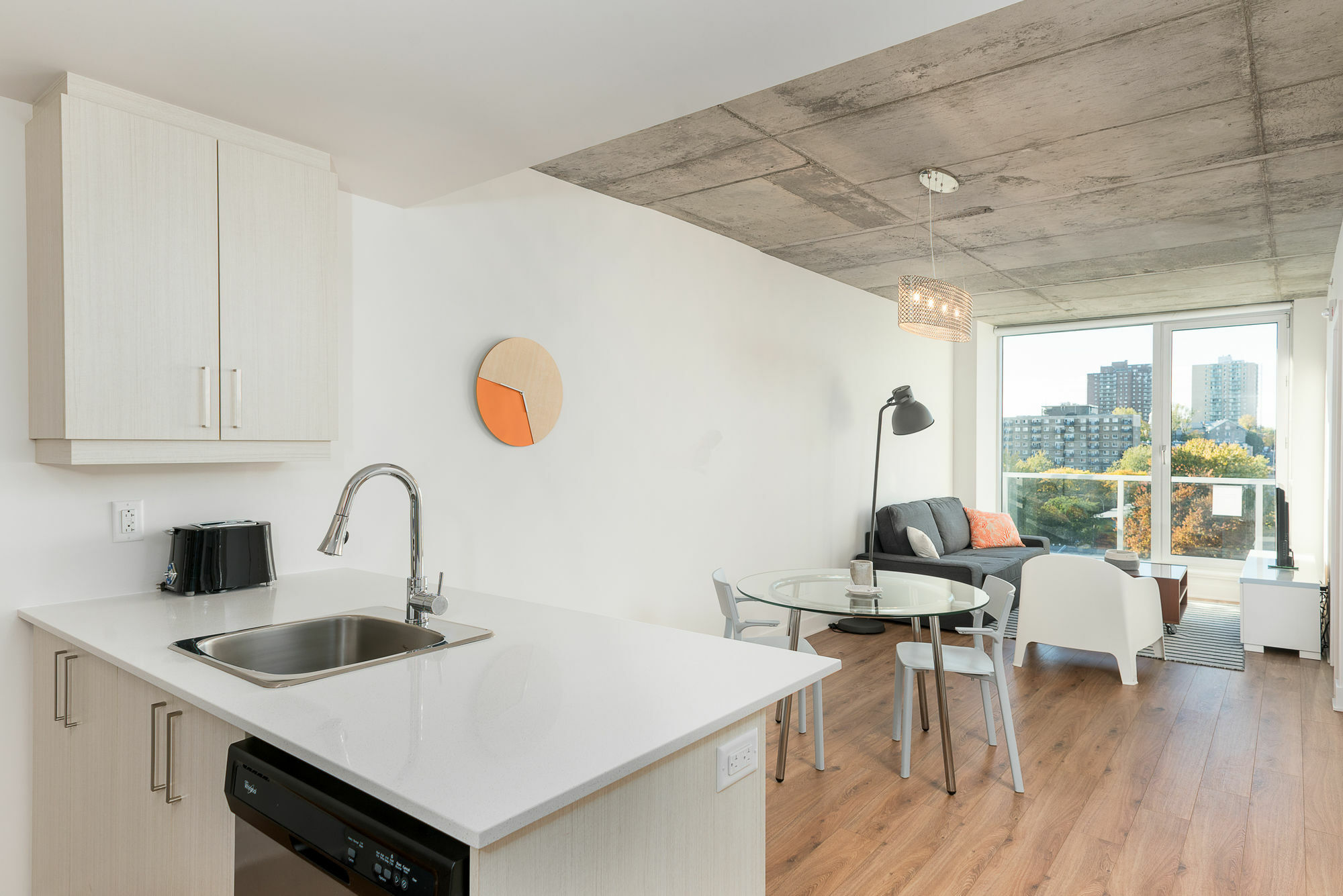 Posh 1Br In Festival Quarter By Sonder Apartment Montreal Exterior photo